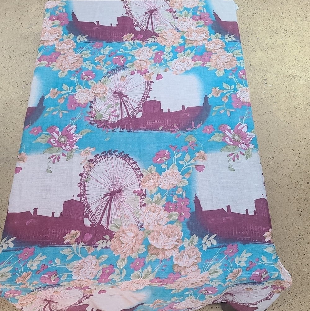 😍 Printed Floral Scarf